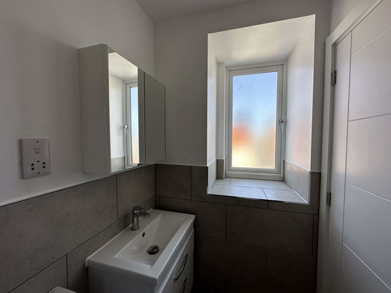 Flat Cawdor Crescent in Greater London