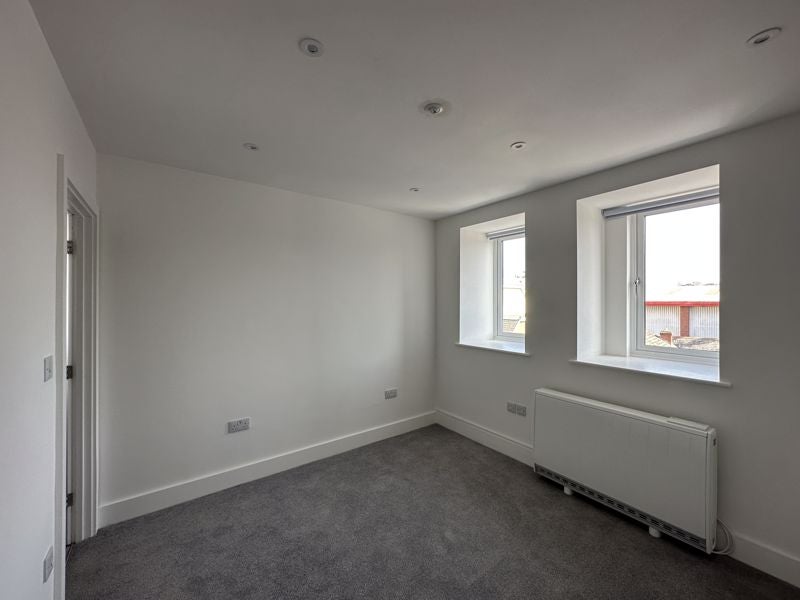 Flat Cawdor Crescent in Greater London