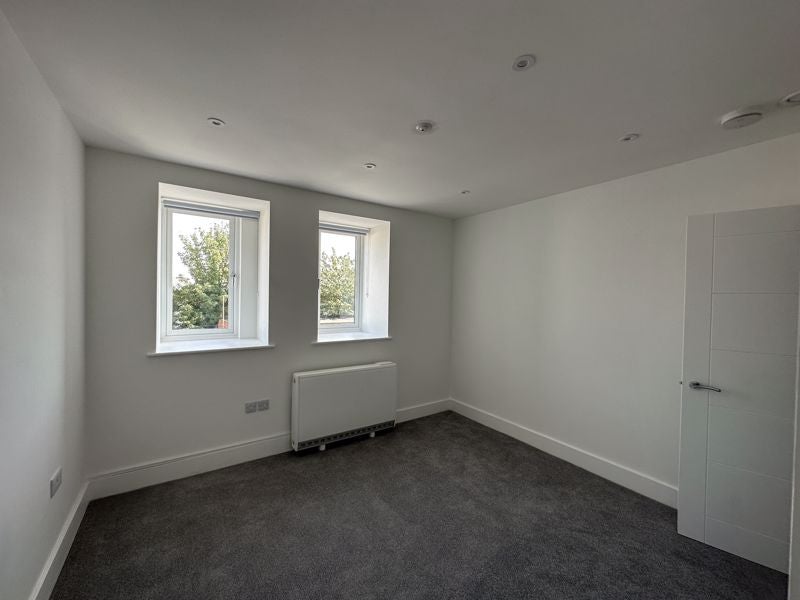 Flat Cawdor Crescent in Greater London