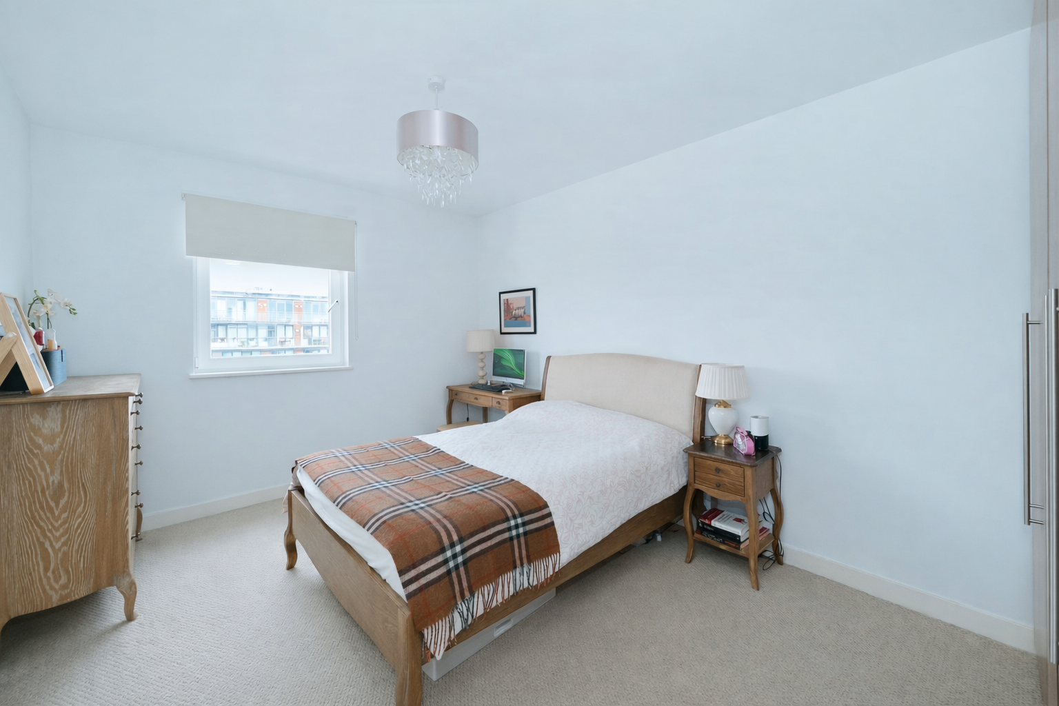 Flat Westferry Road in Greater London