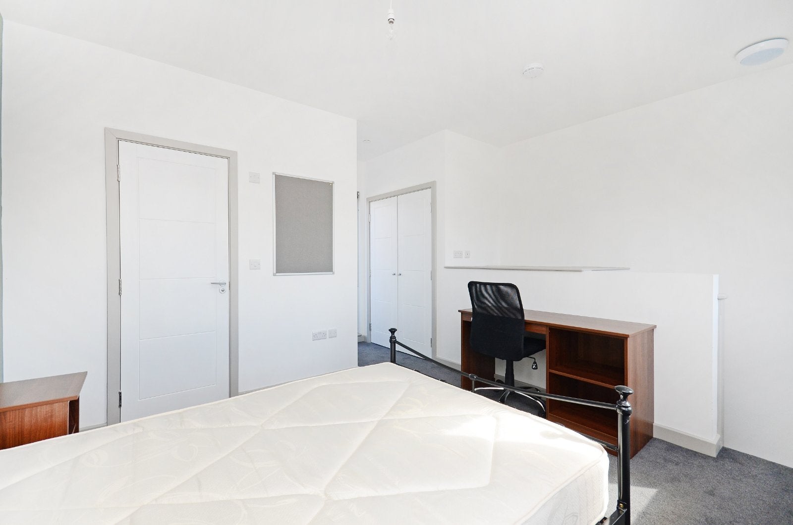 Room Lizzie Lane in Sheffield