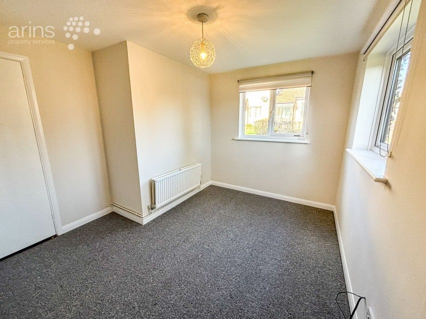 Flat Sturbridge Close in Reading