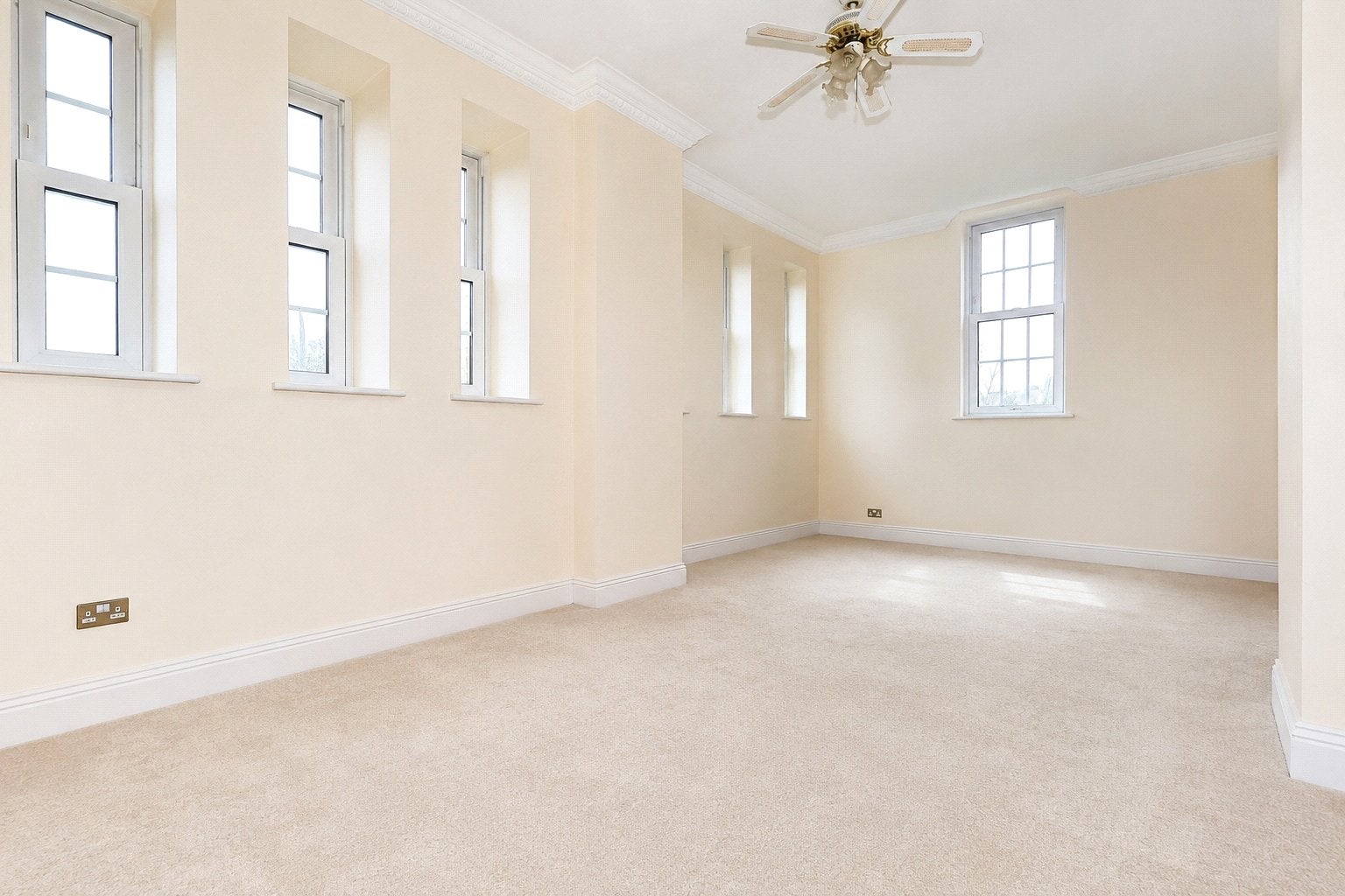 Flat Silistria Close in Woking