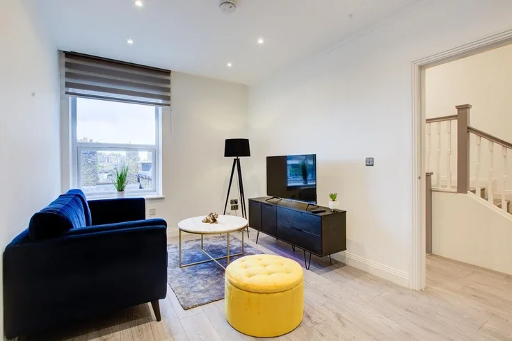 Flat Rostrevor Mews in Greater London