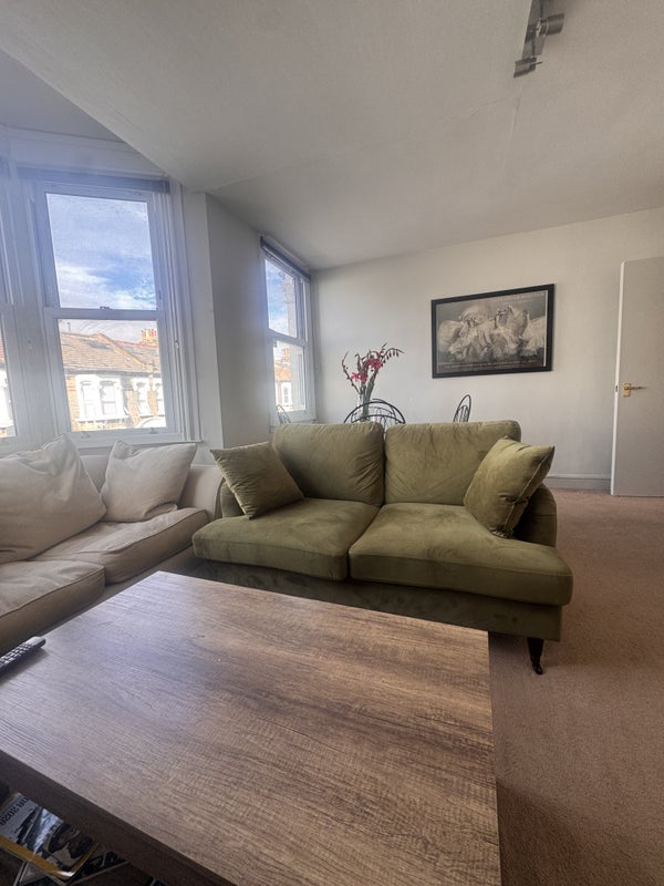 Room Dawes Road in Greater London