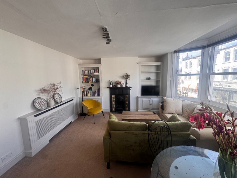 Room Dawes Road in Greater London