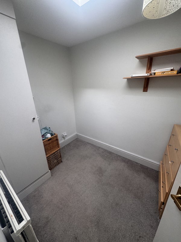 Room Dawes Road in Greater London