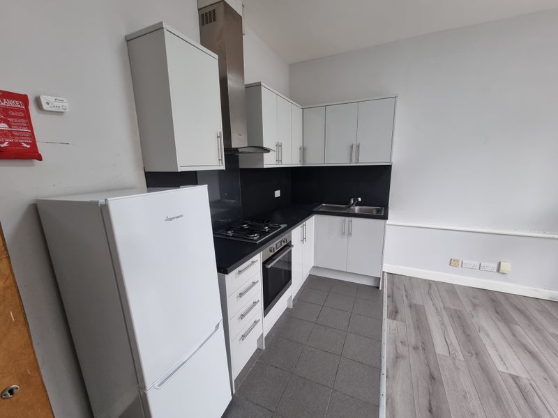 Room Bryantwood Road in Greater London