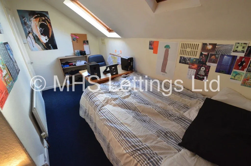 Room Back Hessle Mount in Leeds