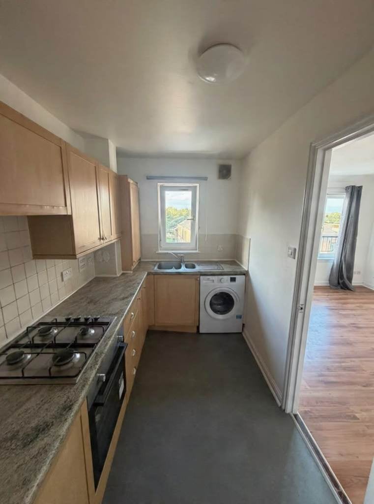 Flat Ladysmill Court in Falkirk