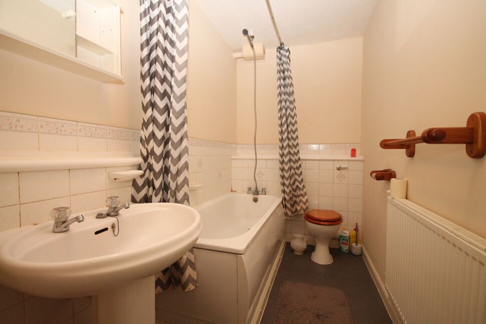 Flat Mellow Purgess Close in Basildon