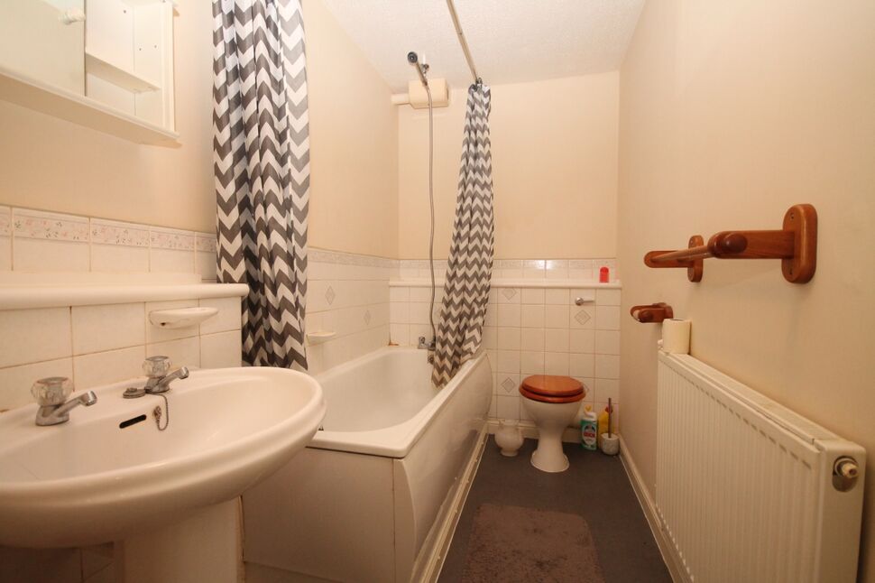 Flat Mellow Purgess Close in Basildon