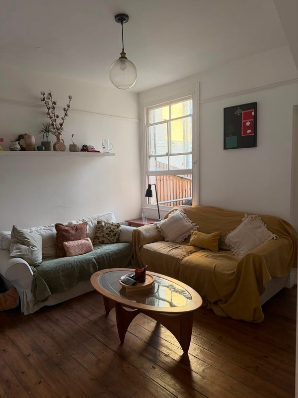Room Eswyn Road in Greater London