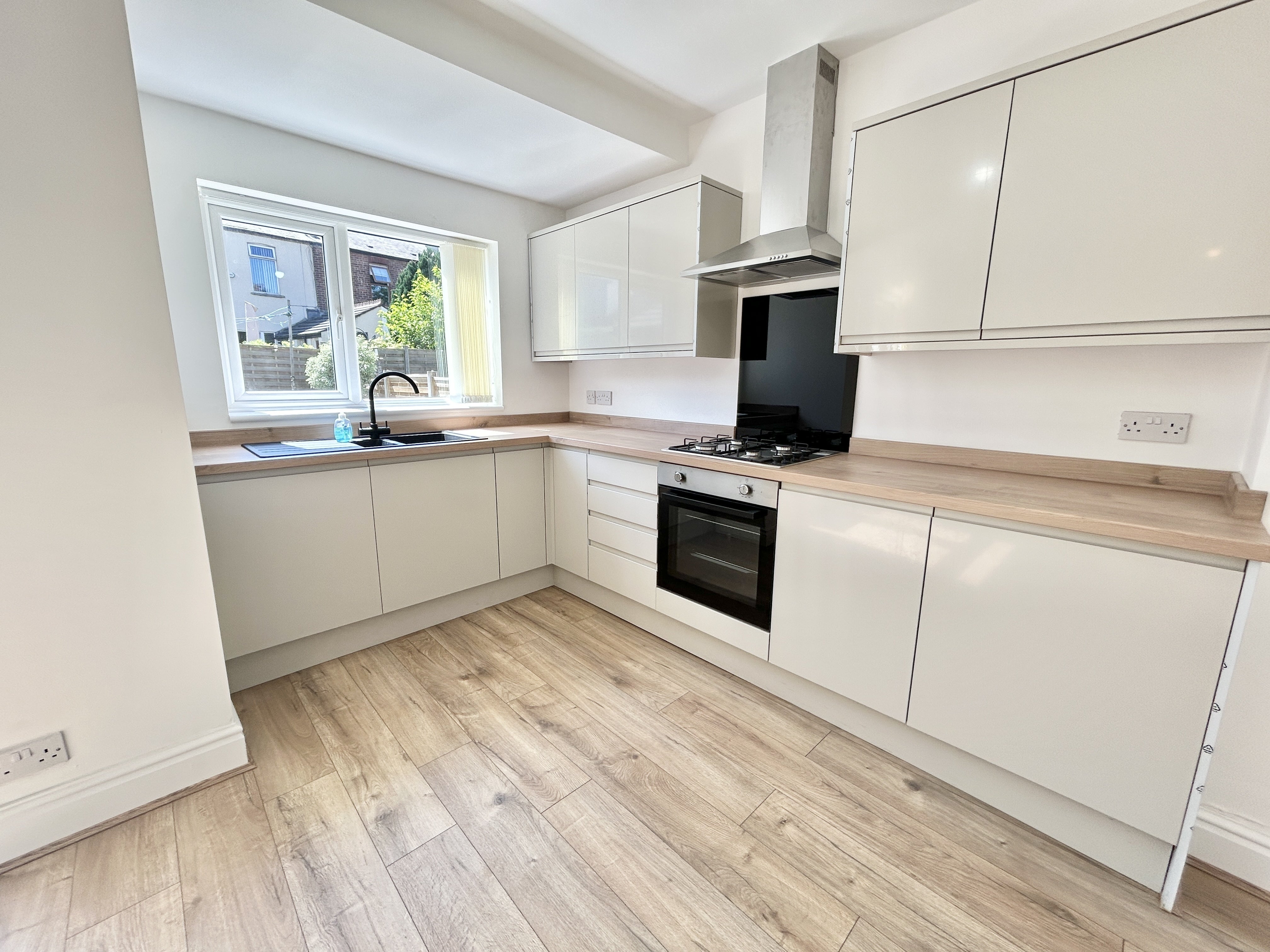 House Delamere Avenue in Salford