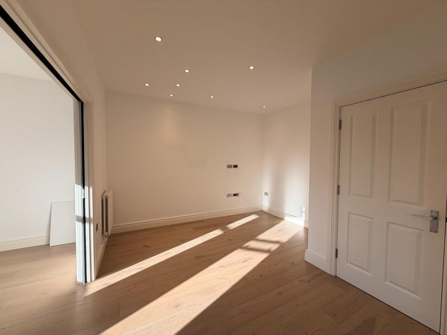 Flat Birch Grove in London