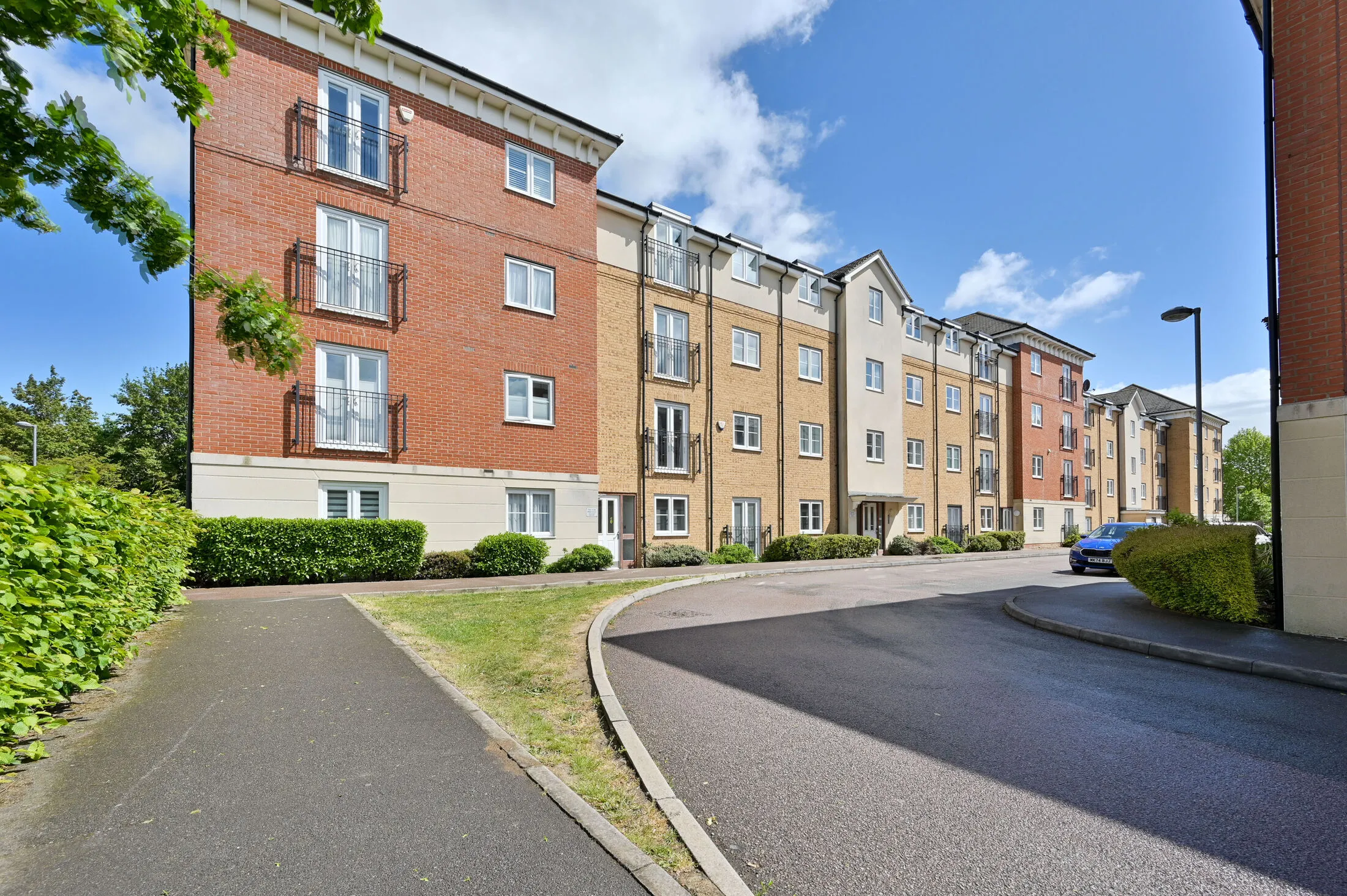 Flat Dodd Road in Watford