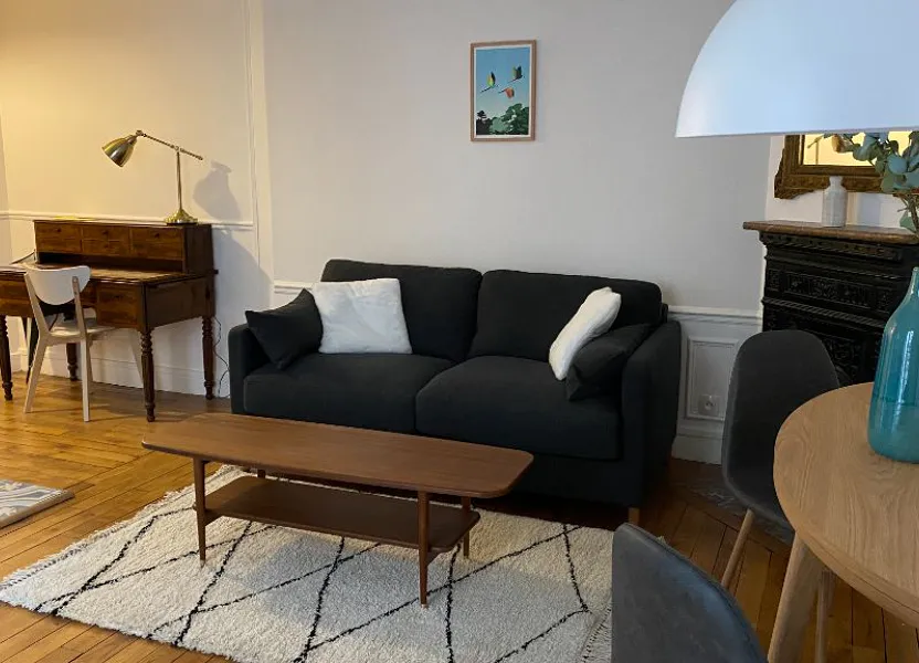 Flat Boulevard Poniatowski in Paris
