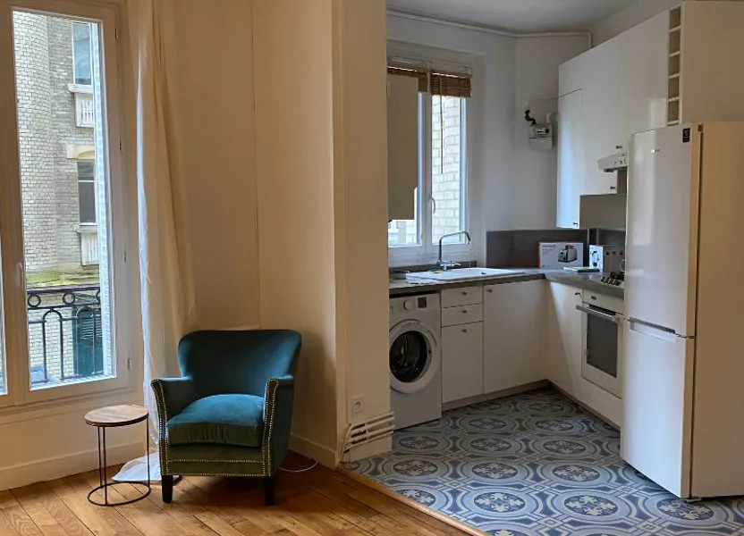 Flat Boulevard Poniatowski in Paris