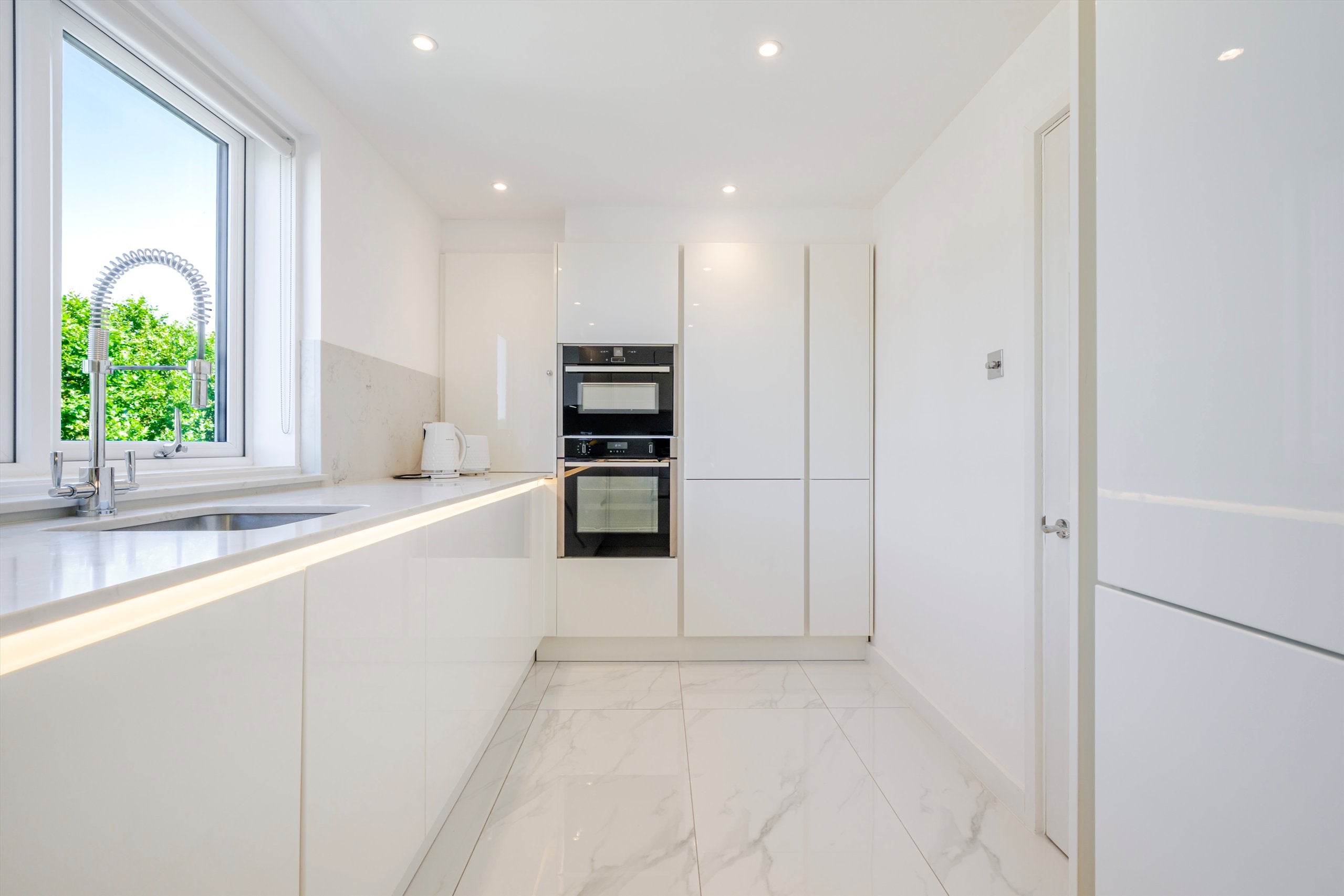 Flat Old Brompton Road in Greater London