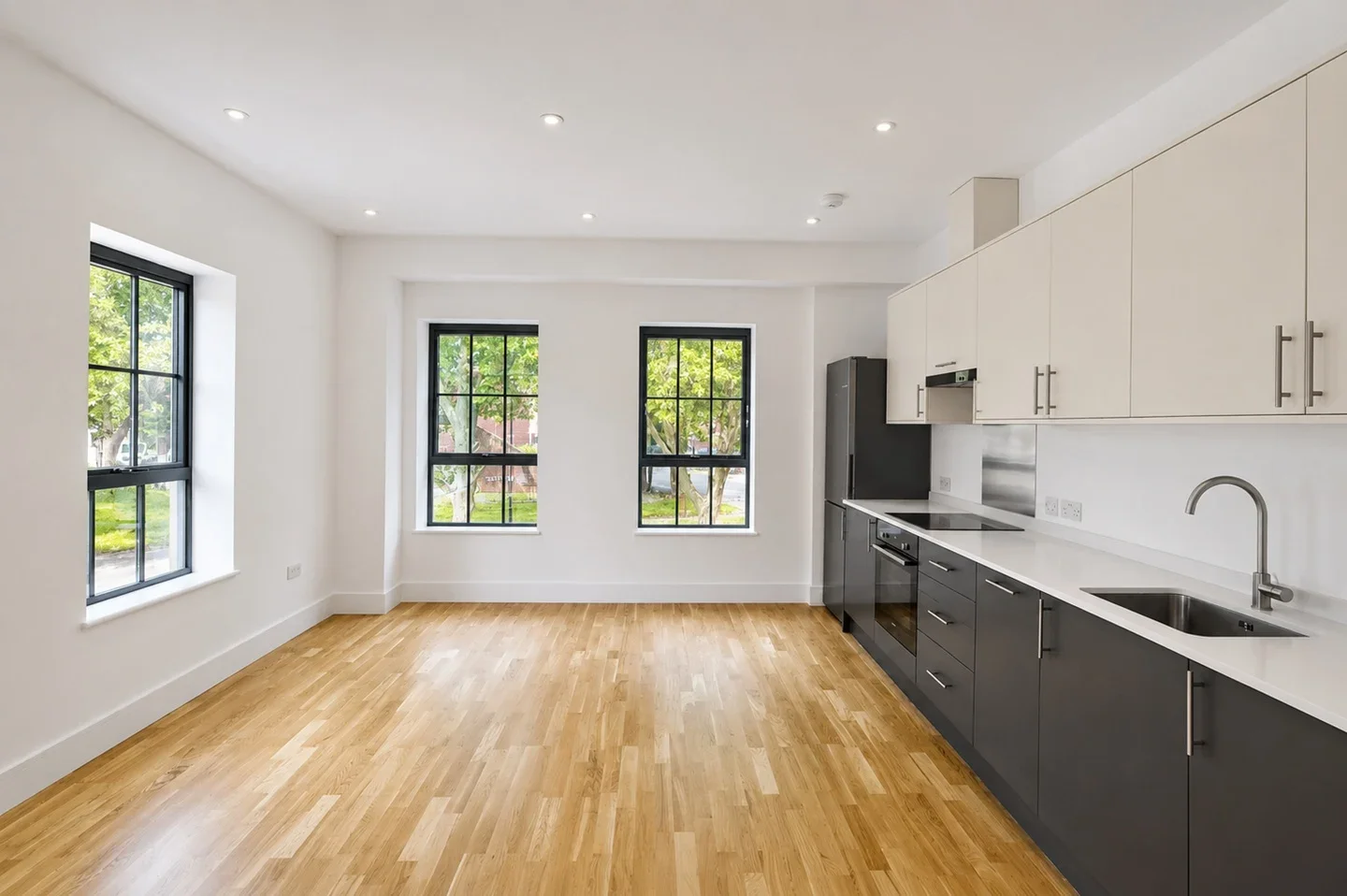 Flat Seven Sisters Road in Greater London