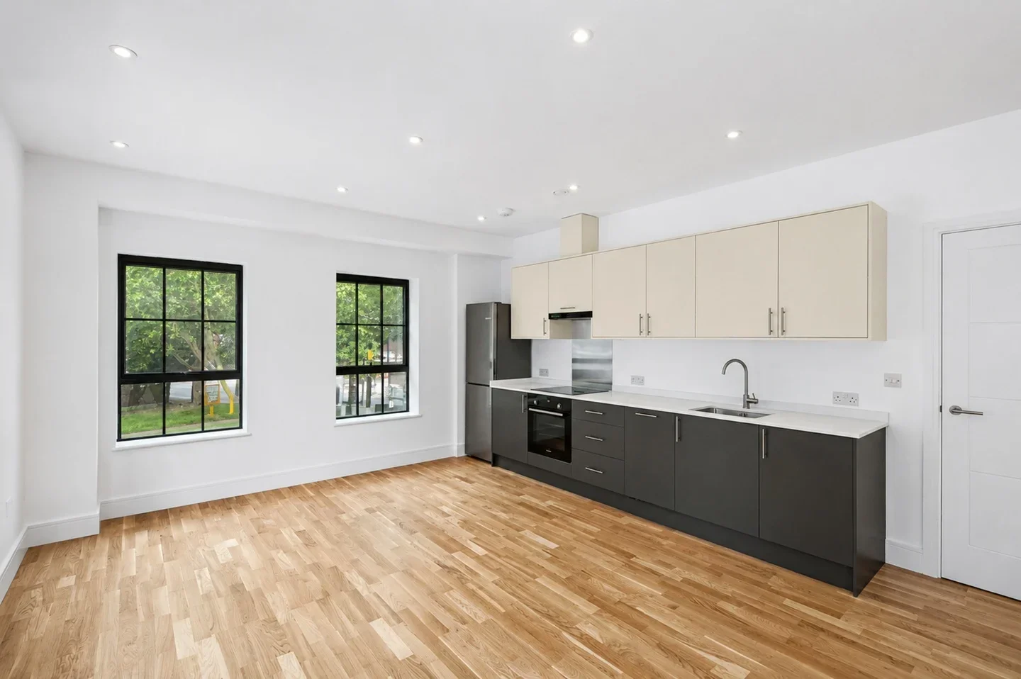 Flat Seven Sisters Road in Greater London