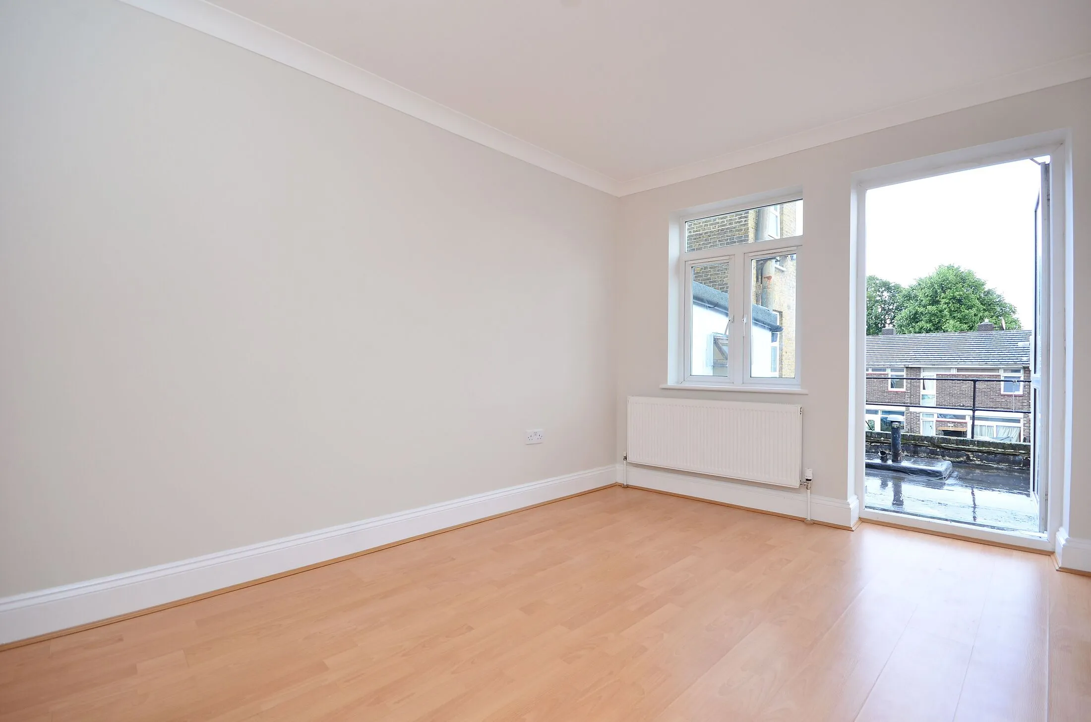 Flat Rye Lane in Greater London