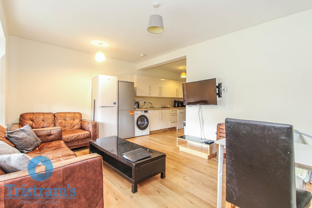 Room Beeston Road in Nottingham