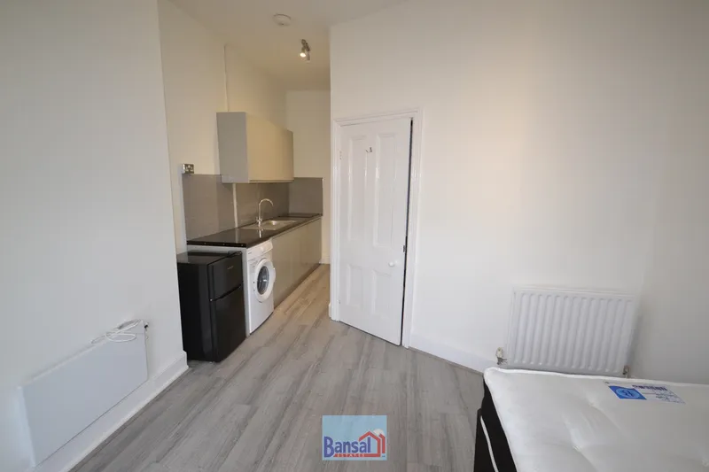 Flat Gulson Road in Coventry