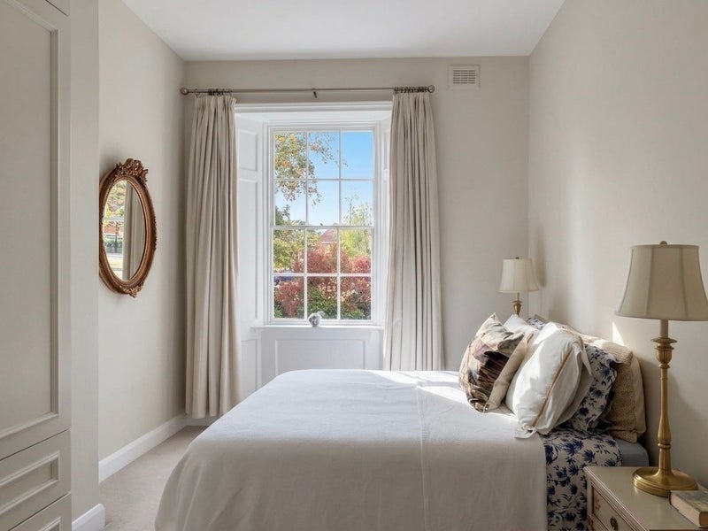 Flat Woodford Road in Greater London