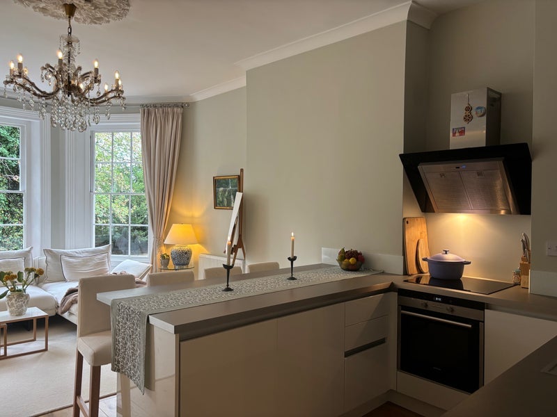 Flat Woodford Road in Greater London