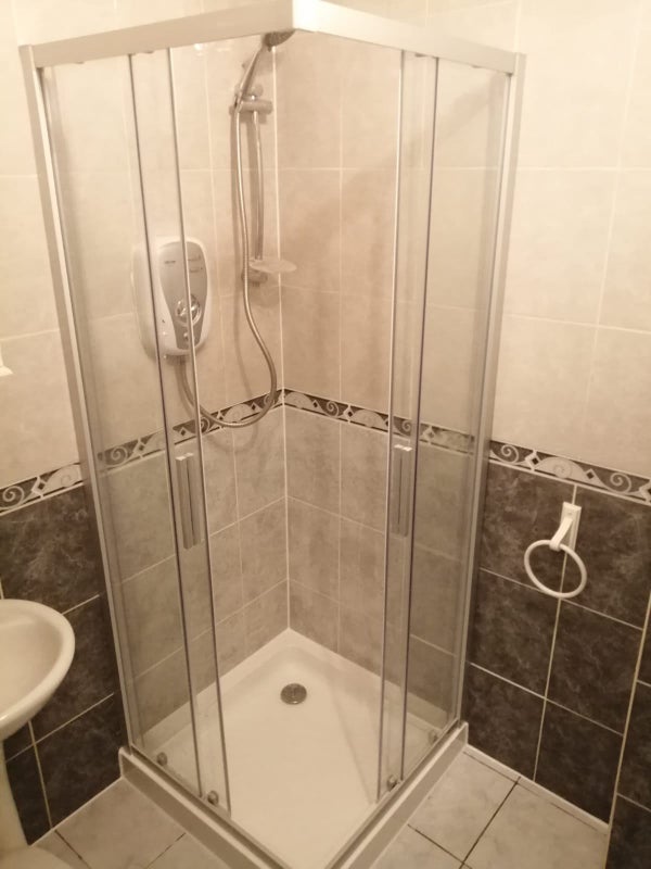 Room Jarrow Road in Greater London