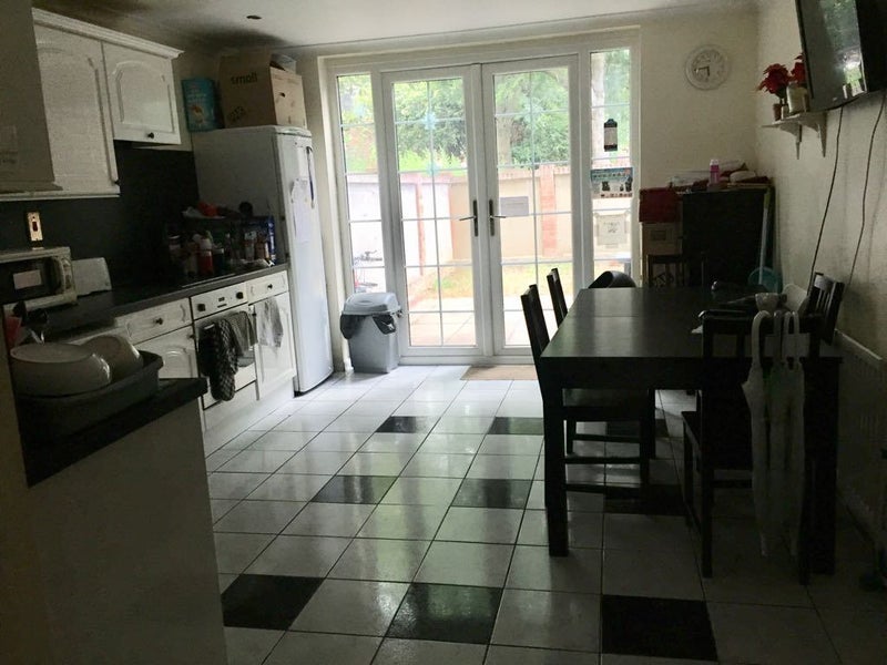 Room Jarrow Road in Greater London