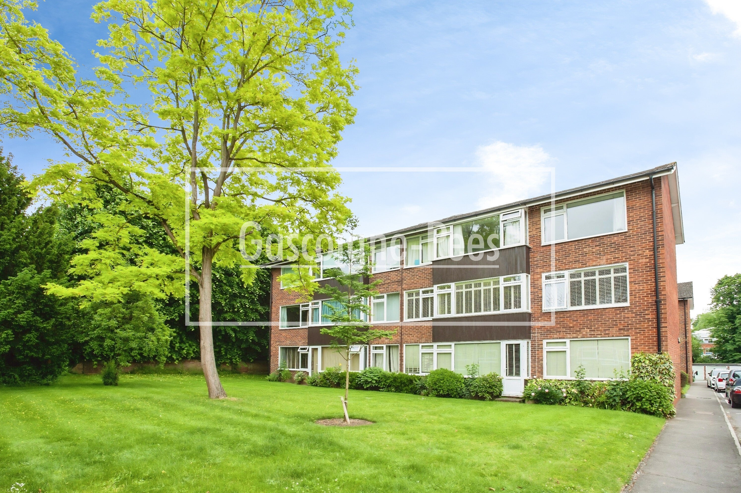 Flat Tormead Road in Guildford