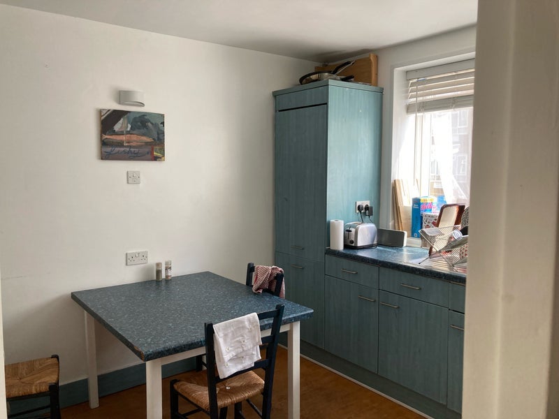 Room Oak Way in Greater London