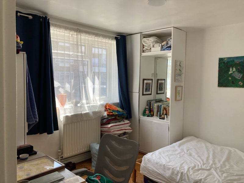 Room Oak Way in Greater London