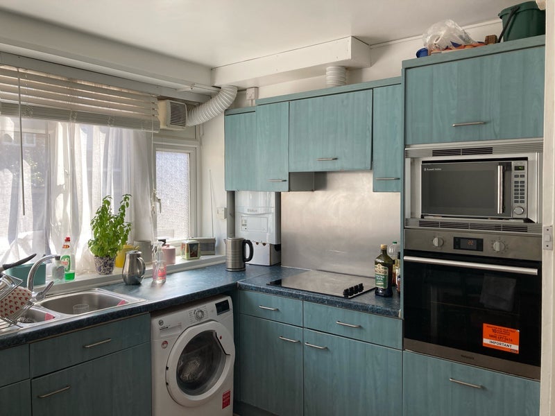 Room Oak Way in Greater London