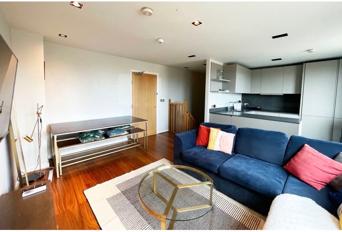 Flat Albert Embankment in Greater London