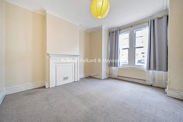 Flat Netherfield Road in Greater London