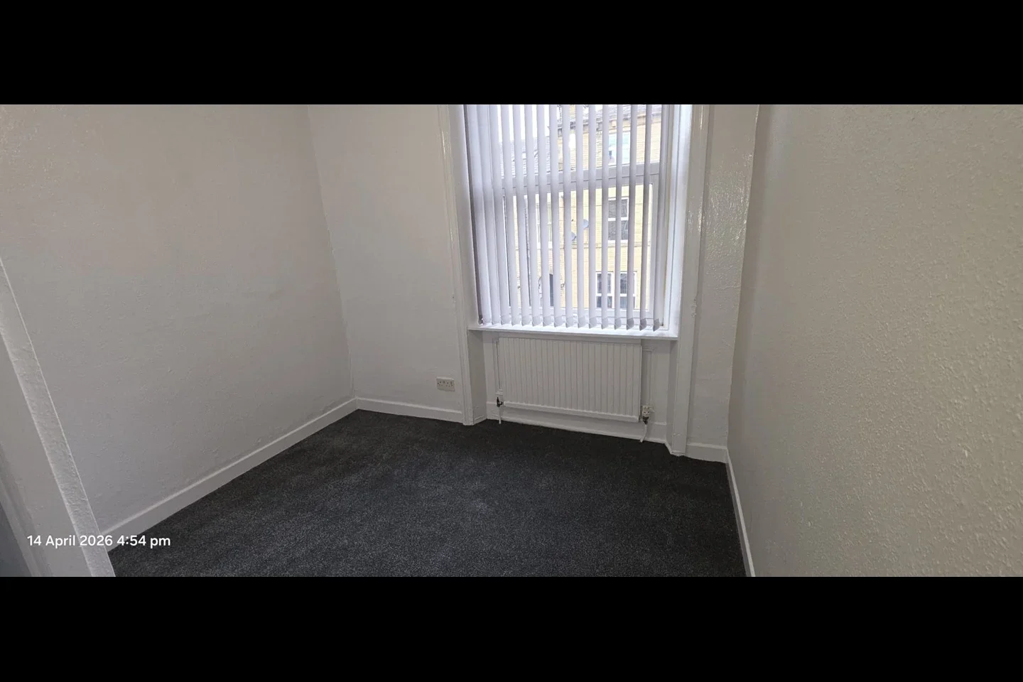Flat Hallfield Road in Bradford