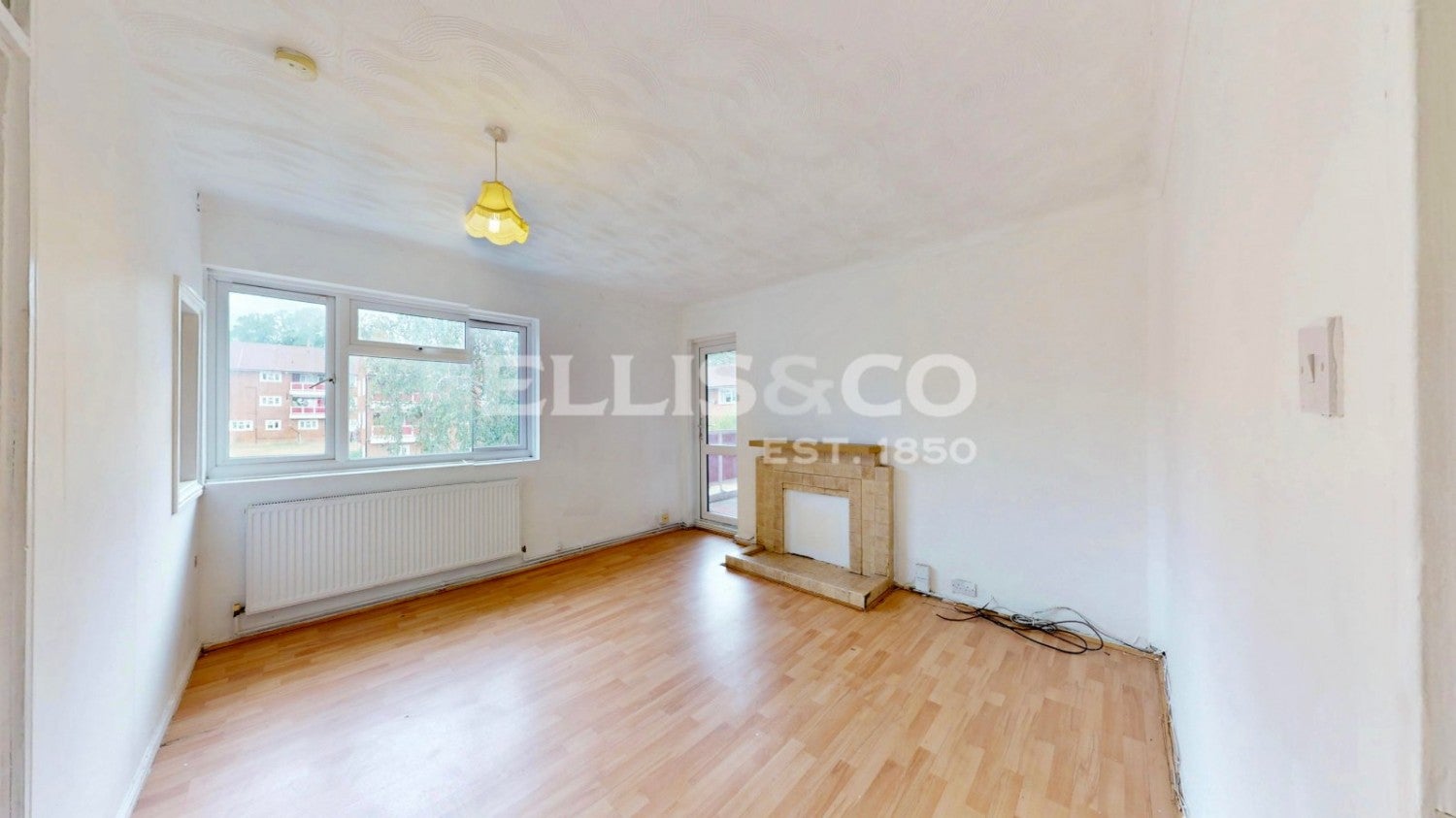 Flat Kings Drive in Greater London