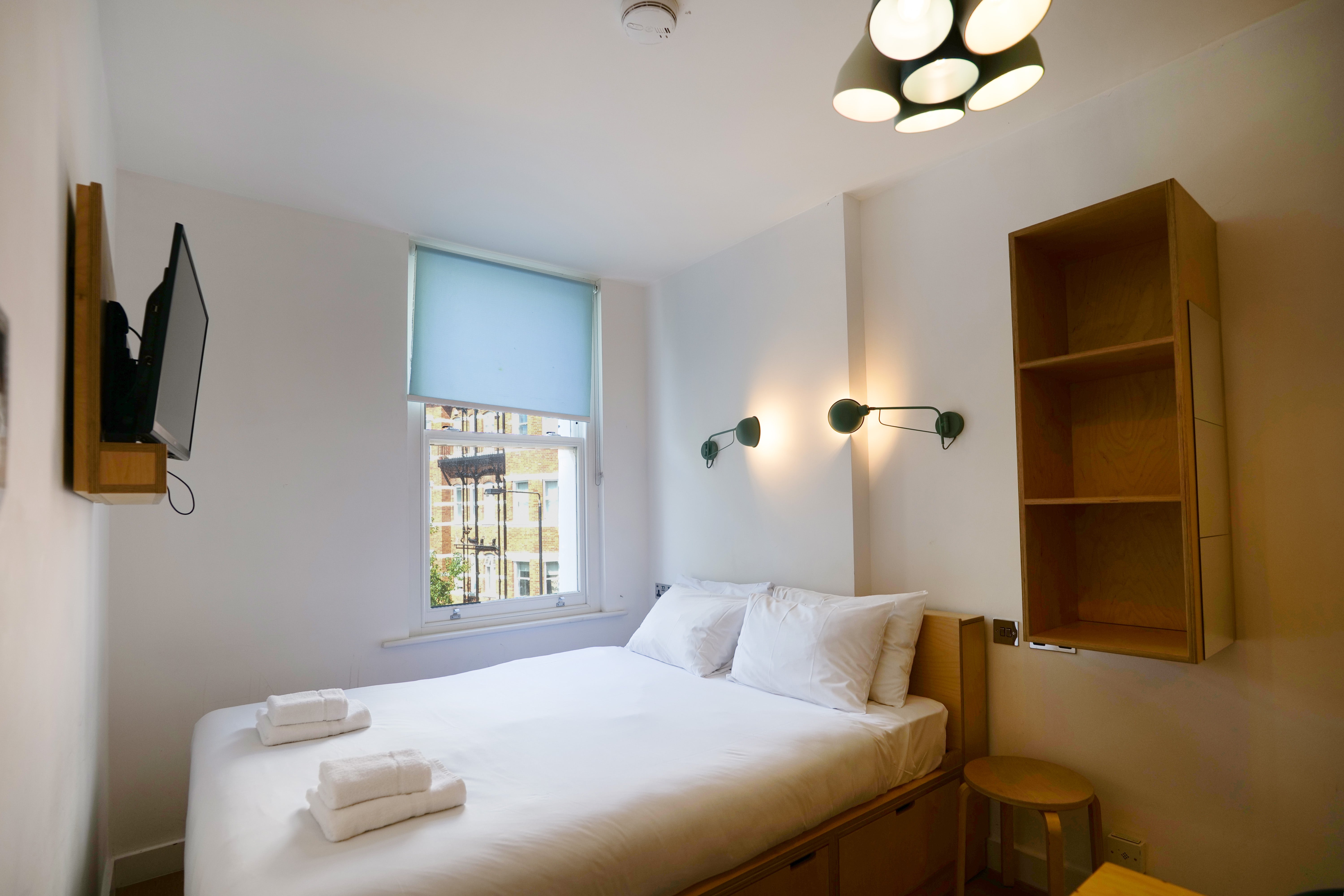 Flat Philbeach Gardens in Greater London