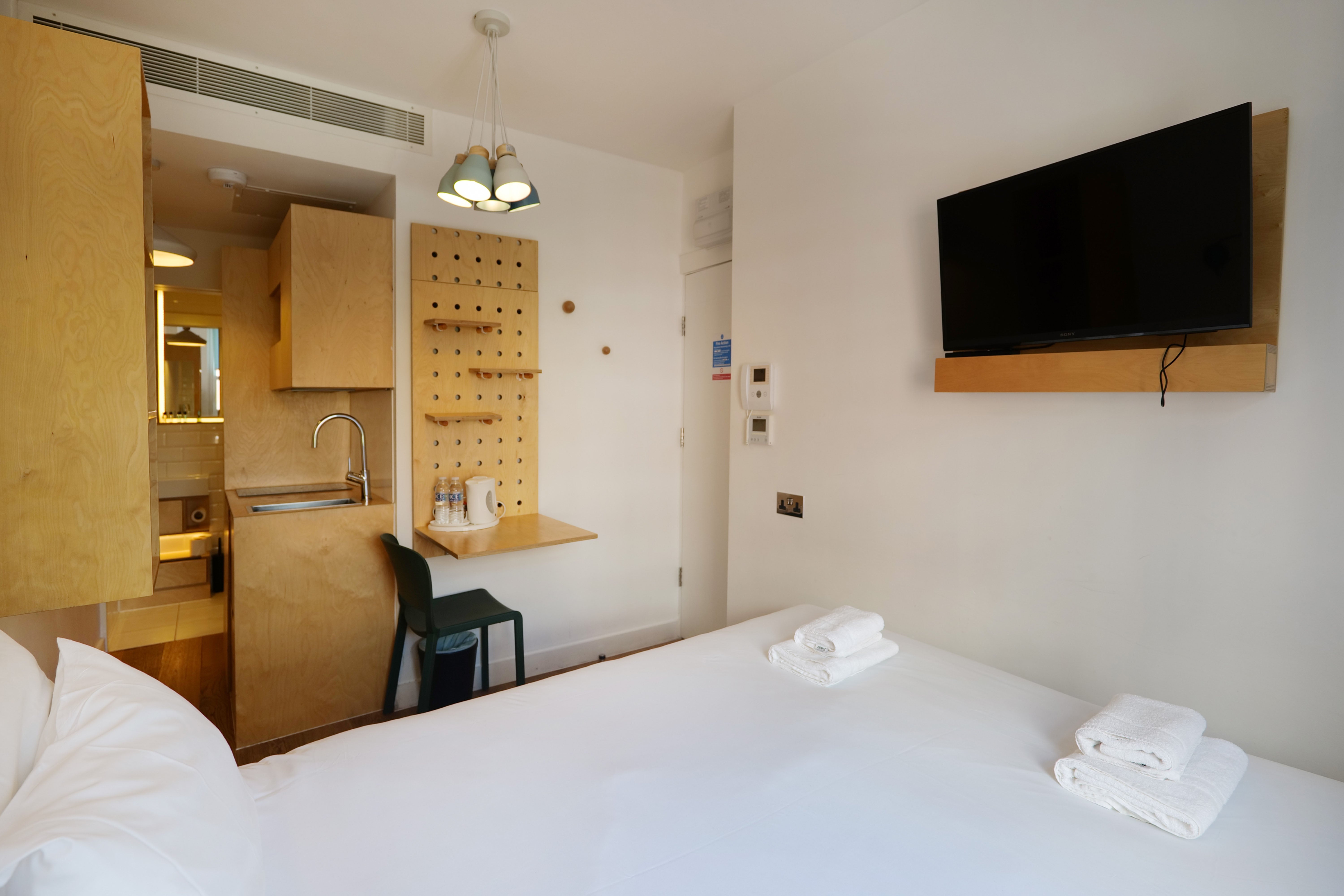 Flat Philbeach Gardens in Greater London