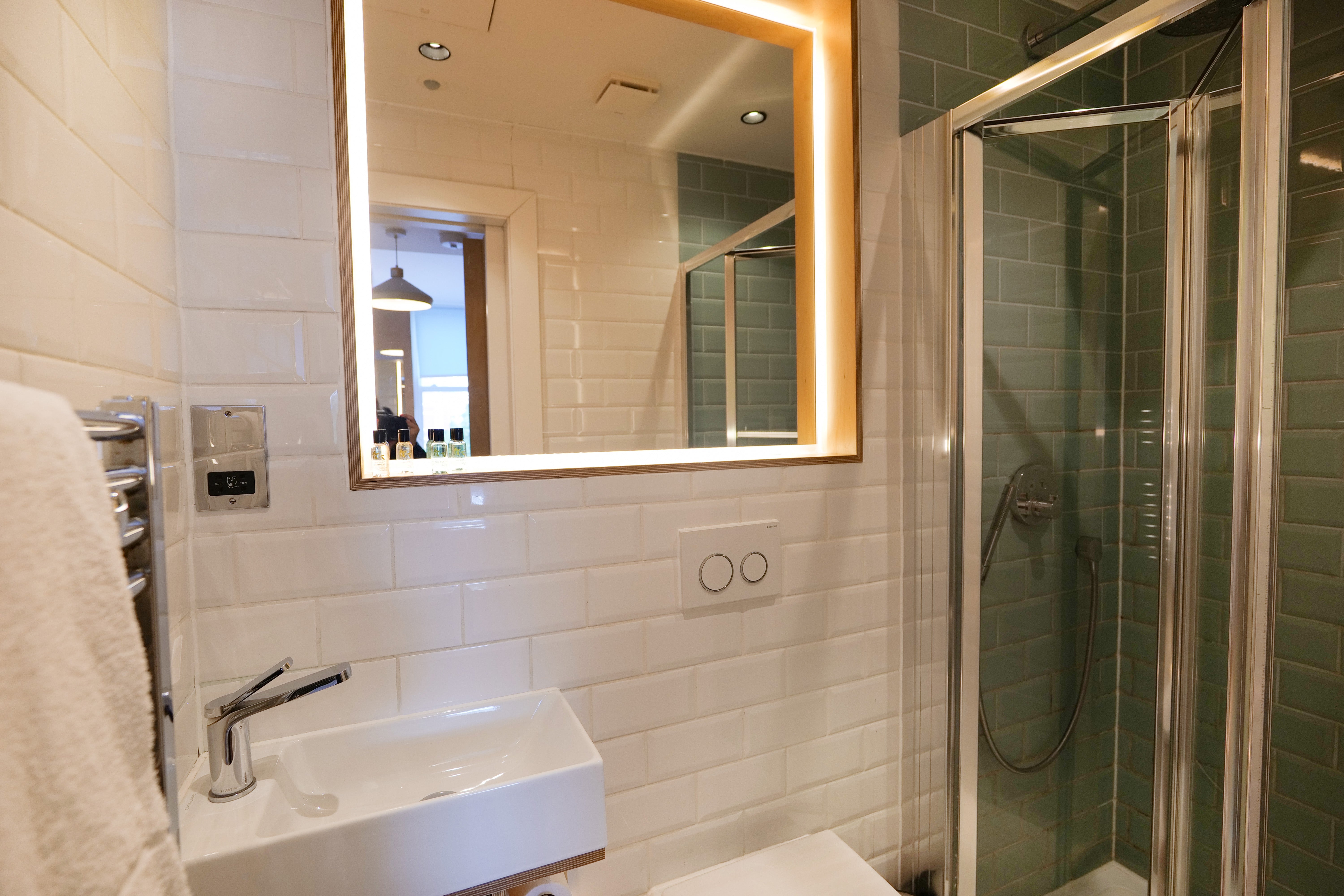 Flat Philbeach Gardens in Greater London