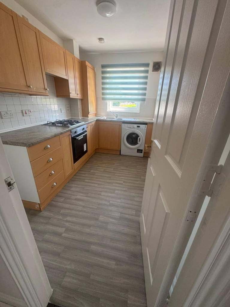 Flat Ladysmill Court in Falkirk