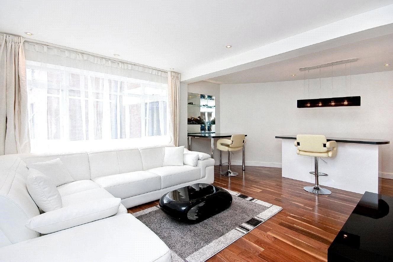 Flat Ovington Gardens in Greater London