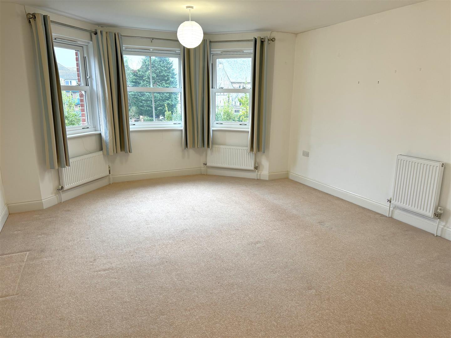 Flat Bouverie Road West in Folkestone and Hythe District