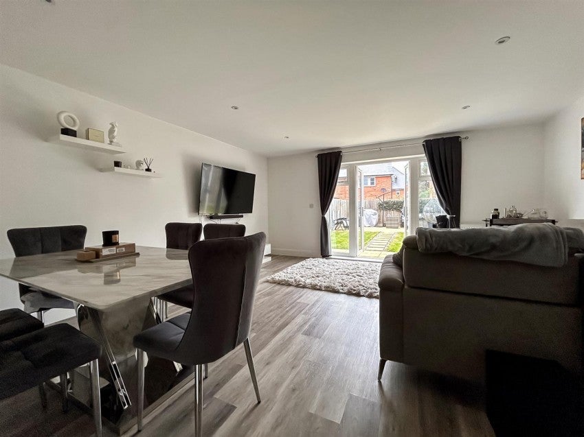 House Hengist Drive in Tonbridge and Malling