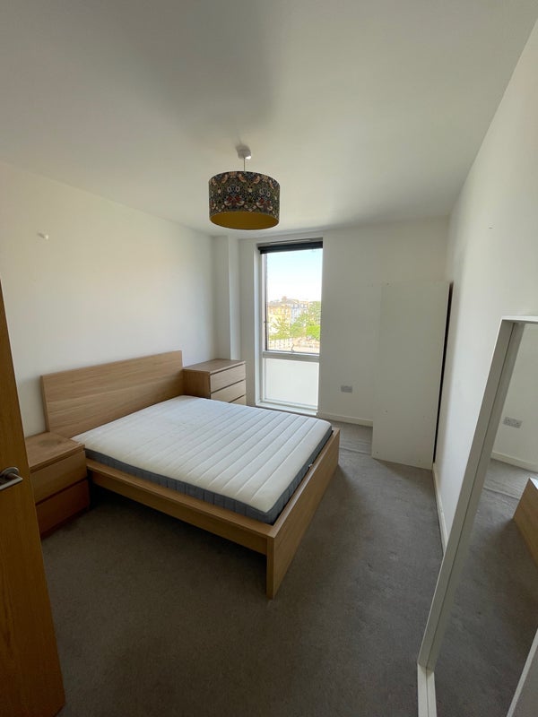Room Wood's Road in Greater London