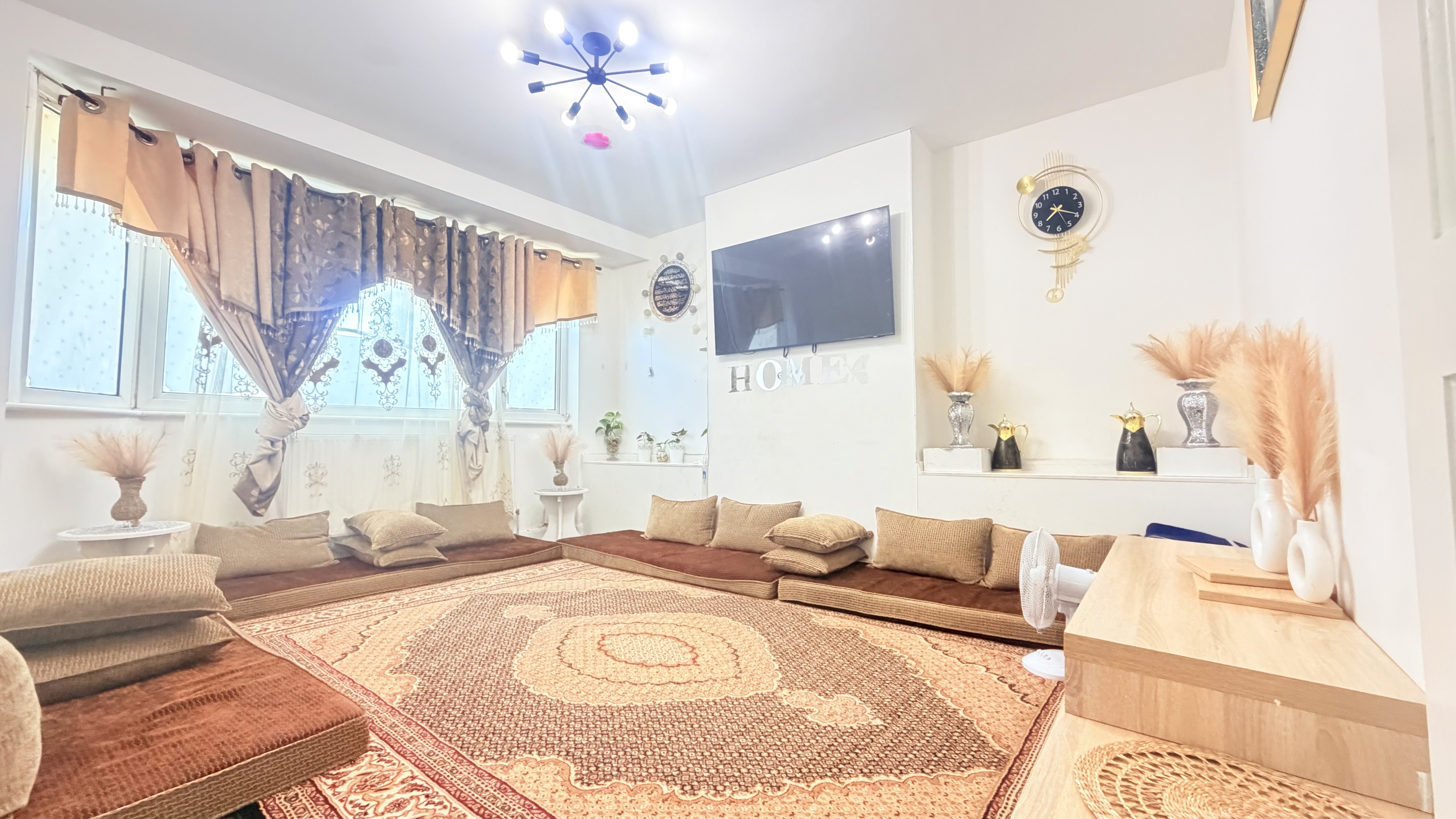 Flat Connell Crescent in Greater London