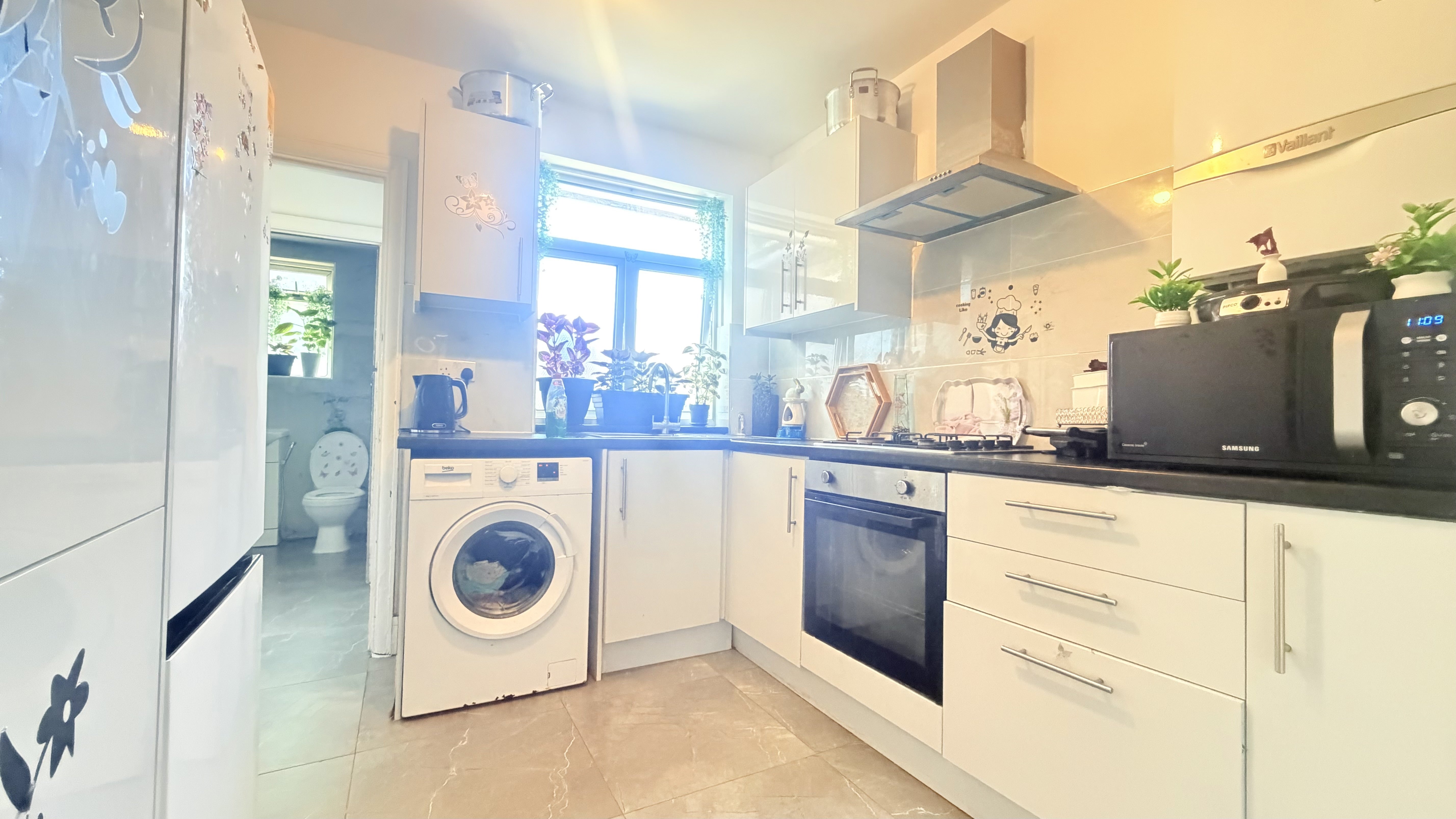 Flat Connell Crescent in Greater London